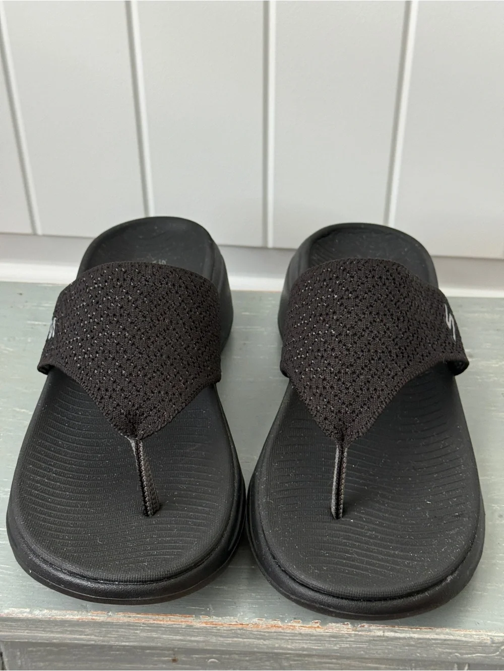 Skechers Women's GO WALK Arch Fit Sandals in Black Size 7